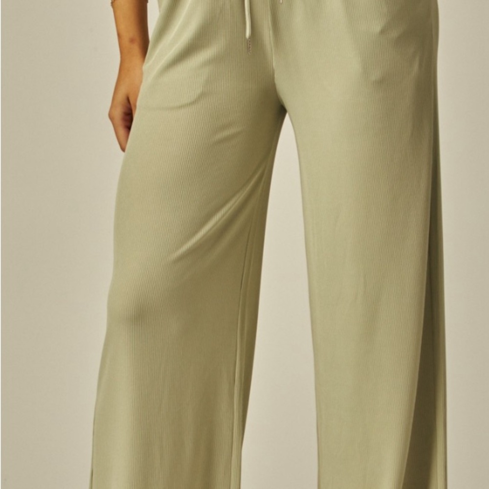 Stretchy Ribbed Drawstring Pocket Wide Leg Pants - Picture 2 of 4